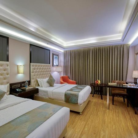 Om Clarks Inn Raebareli Экстерьер фото