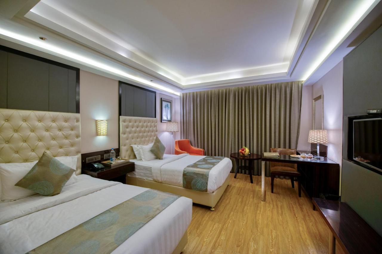 Om Clarks Inn Raebareli Экстерьер фото