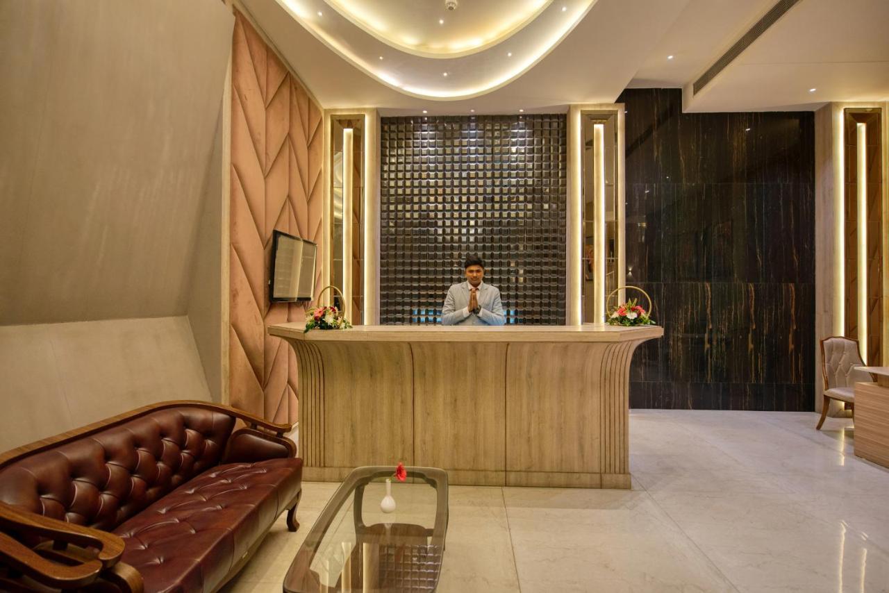 Om Clarks Inn Raebareli Экстерьер фото