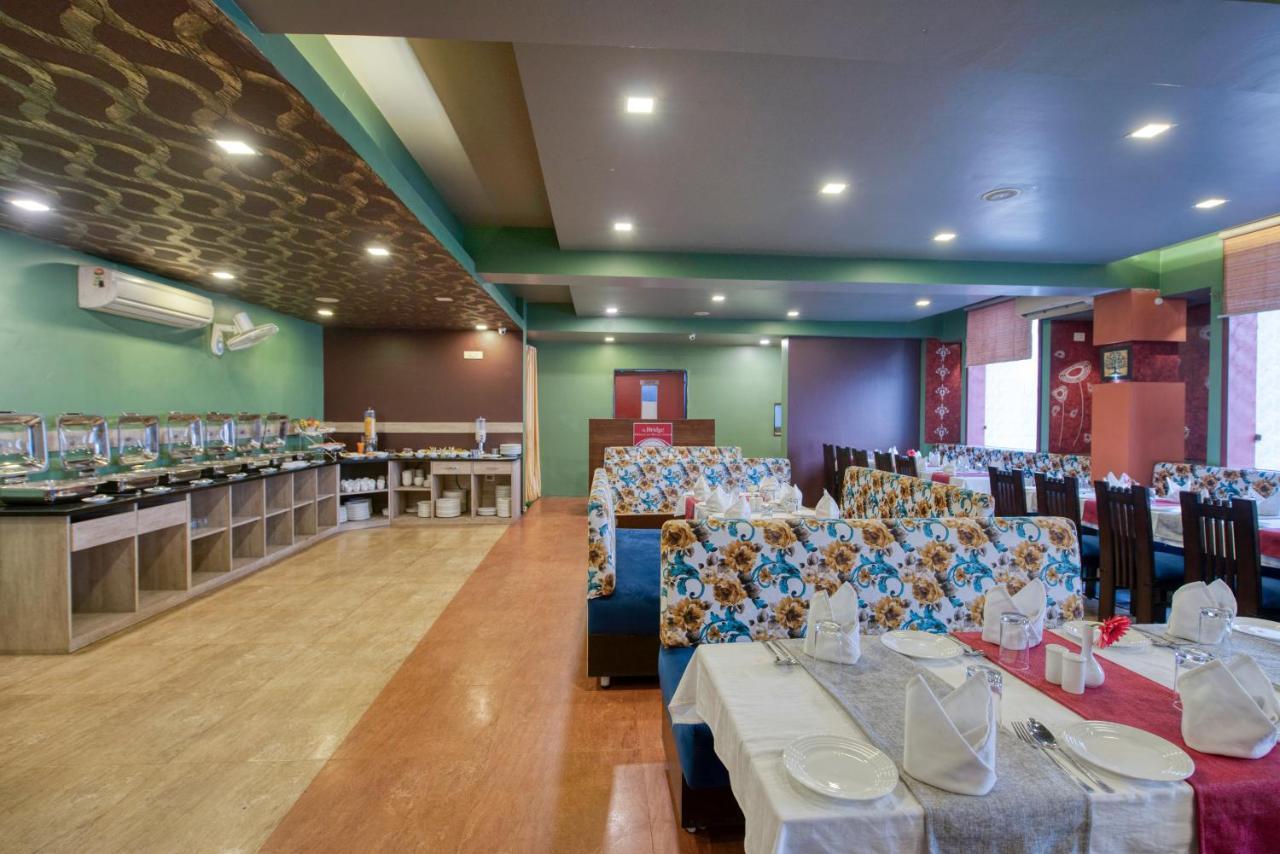 Om Clarks Inn Raebareli Экстерьер фото