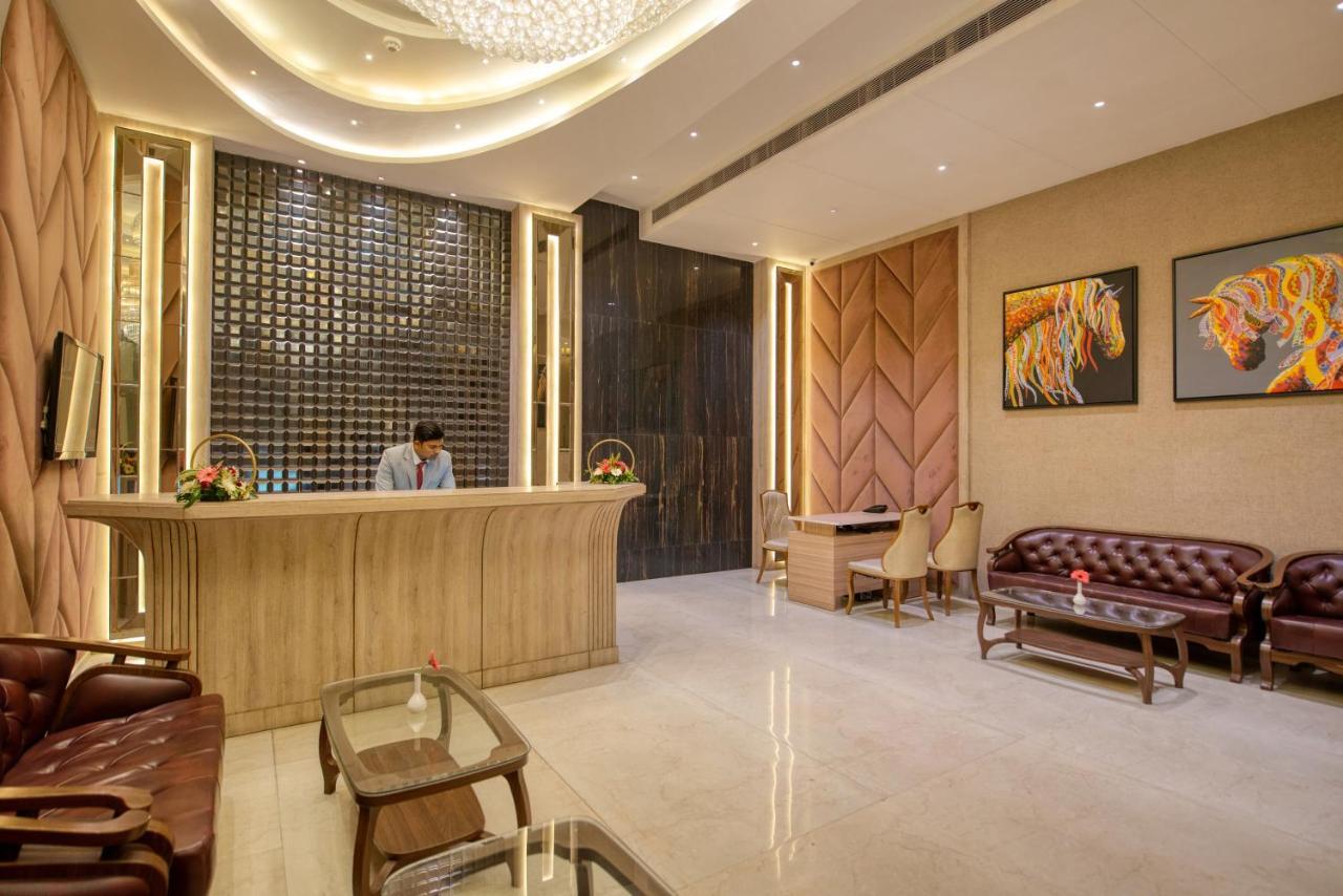 Om Clarks Inn Raebareli Экстерьер фото