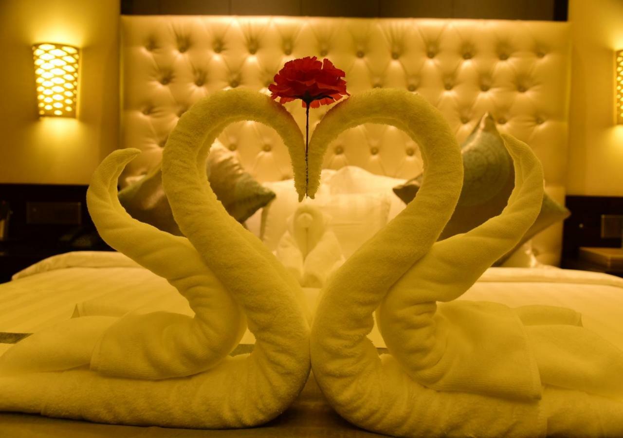 Om Clarks Inn Raebareli Экстерьер фото